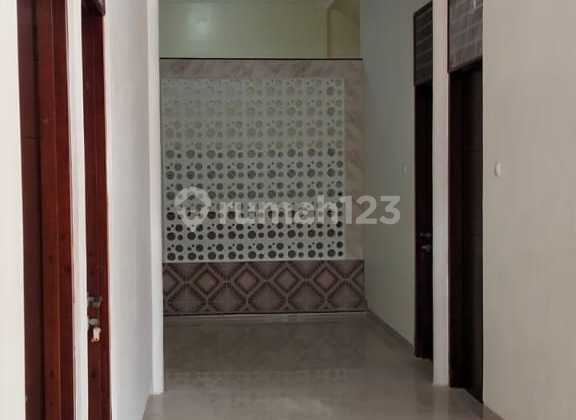 Rumah 2 Lantai Tepi Jalan Raya Tengah Kota Solo Dekat Pasar Gedhe 2