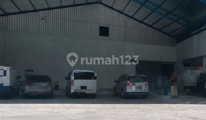 Warehouse / Factory in Industrial Red Zone, Accessible by 40-Foot Container Trucks & Trailer Trucks, Near Toll Gate (Epoxy Coated Floor) Warehouse / Factory in Industrial Red Zone, Accessible by 40-Foot Container Trucks & Trailer Trucks, Near Toll Gate (Epoxy Coated Floor)