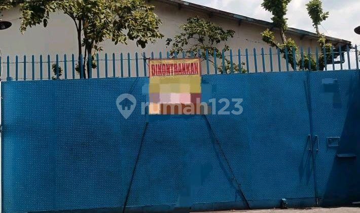 Warehouse in Solo City Center Accessible by Fusso Trucks, Tronton Trucks, Considered Close to Toll Gate