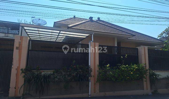 Rumah Mewah 2 Lantai Tengah Kota Dekat Manahan  1