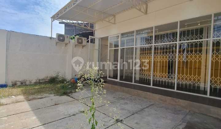 Ruko ( Bangunan Ruang Usaha ) 2 Lantai Tengah Kota Solo