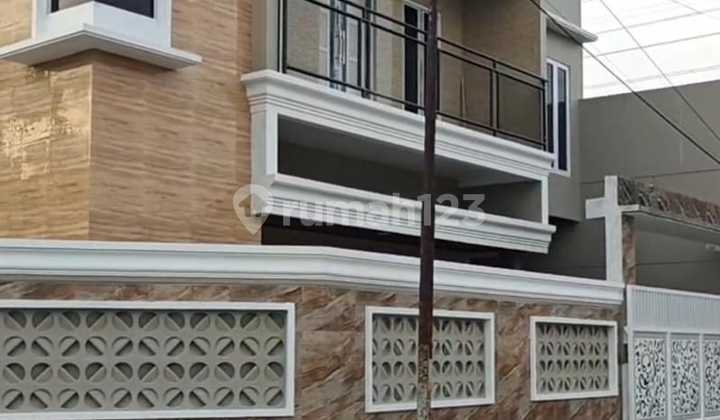 2-Story Luxury House in Karangasem Area, Universitas Muhammadiyah Surakarta (UMS) Campus Environment 2