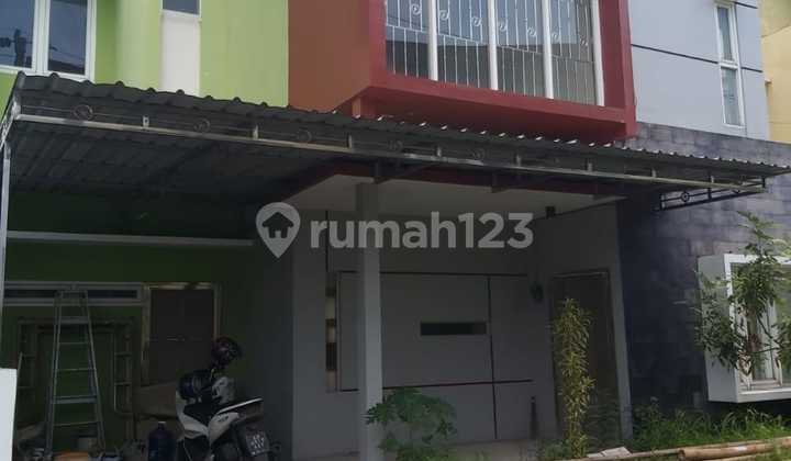 Rumah 2 Lantai Cluster Tengah Kota Solo Dekat Stadion Manahan ( Carport Sudah Bercanopy )