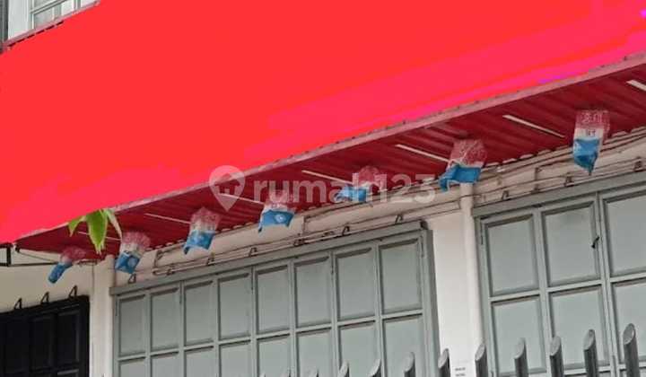 Ruko 3 Lantai Tengah Kota Solo Tepi Jalan Raya Ramai