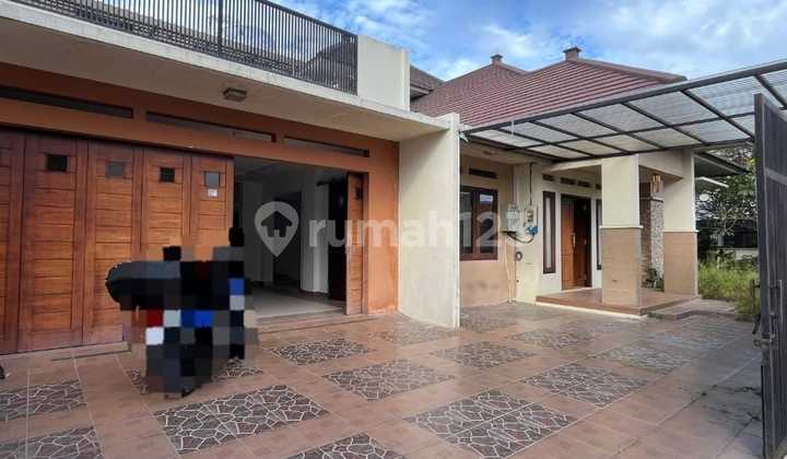 Rumah Mewah 2 Lantai Jajar Dengan Balkon Luas & Area Carport & Garasi Yang Luas, Siap Huni 2