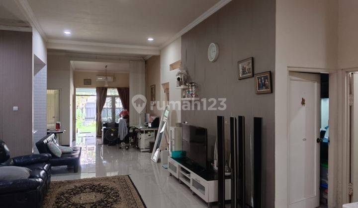 Rumah Mewah Tengah Kota Solo Full Furnished Dekat Solo Grand Mall  1