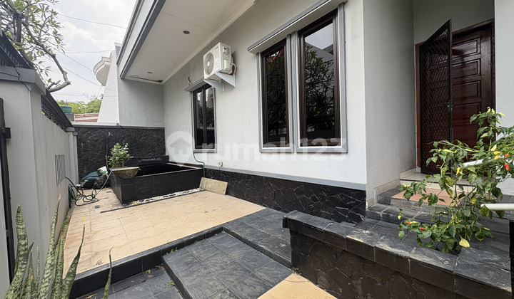 Rumah Hoek 462M 4Kt Muat Parkir 2 Mobil di Komplek Pluit Selatan