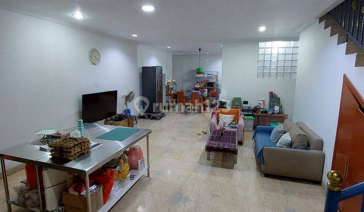 Rumah 3Lt 6,5x19 5+1KT Rapi Termurah di Taman Ratu Jakarta Barat 2