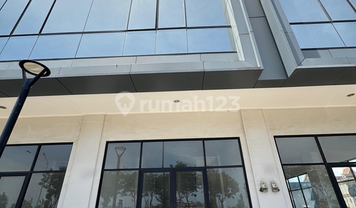 Asia Afrika Commercial Complex, 4th floor, unit 4, 5x15 67.5m, facing the boulevard in PIK 2. Asia Afrika Commercial Complex, 4th floor, unit 4, 5x15 67.5m, facing the boulevard in PIK 2.