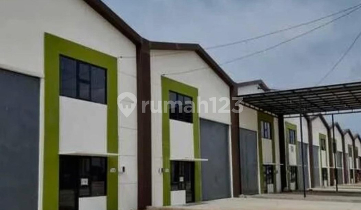 Warehouse in The Airport City Tangerang 300M2 with Mezzanine and Office Ready to Use