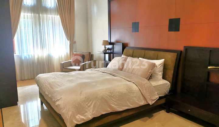 Prime Location! Beautiful Menteng House 375M2 4+2 Bedrooms Semi-Furnished Prime Location! Beautiful Menteng House 375M2 4+2 Bedrooms Semi-Furnished