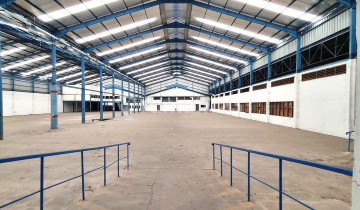 Warehouse ready to use, area 10595m, Jatinegara, East Jakarta.