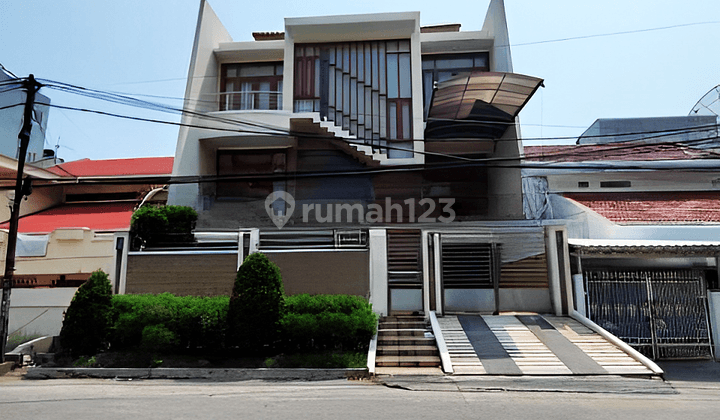 Rumah Mewah Muara Karang 3Lt 300m SHM Semi Furnish Pinggir Jalan 2