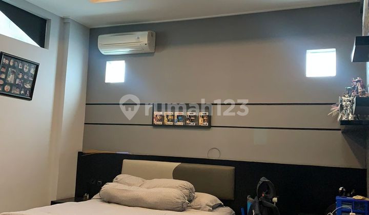 Selling nice cheap semi furnished house in Kelapa Gading