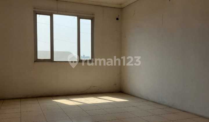 For Sale: Ready-to-Occupy Shop House in Cikarang, Busy Location. 2
