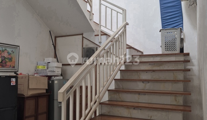 For sale in Agung Barat facing East