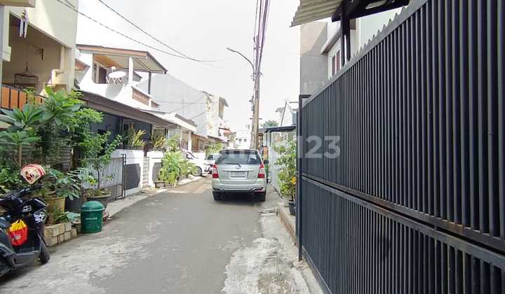 Quick Sale Ready-to-Occupy House in Sunter Agung Quick Sale Ready-to-Occupy House in Sunter Agung