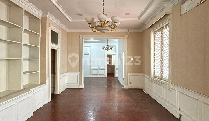 RUMAH DEPAN TAMAN di Jl GUNAWARMAN, SENOPATI, SCBD, JAKSEL 2