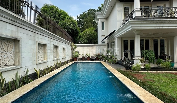 Rumah Mewah di Jl Sekolah Duta, Pondok Indah, Jaksel