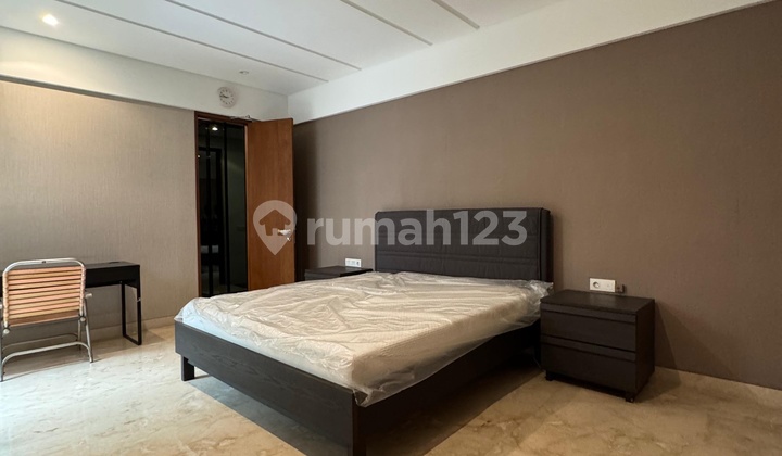 RUMAH MODERN DALAM KOMPLEK di Jl KLUNGKUNG, MEGA KUNINGAN 2