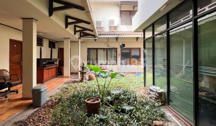 KANTOR/RUMAH di Jl PATAL SENAYAN, JAKSEL