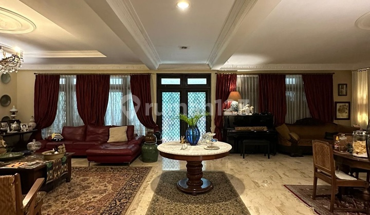 RUMAH BAGUS di Jl ZAMRUD, PERMATA HIJAU, JAKSEL dkt SENAYAN 2