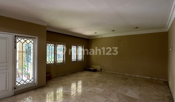RUMAH LUAS dgn TAMAN di Jl KAMBOJA, RING 1, MENTENG, JAKPUS