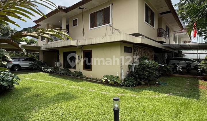 RUMAH HOEK di H. ENTING DHARMAWANGSA, KEBAYORAN BARU