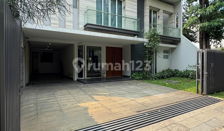 RUMAH MODERN DALAM KOMPLEK di Jl KLUNGKUNG, MEGA KUNINGAN