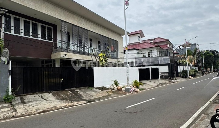 RUMAH / RUKO HOEK STRATEGIS di Jl ANGGREK NELI MURNI, JAKBAR 