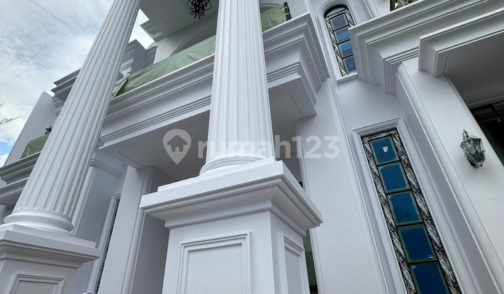RUMAH LUXURIOUS CLASSIC, BARU di Jl KENCANA PERMAI, PONDOK INDAH RUMAH LUXURIOUS CLASSIC, BARU di Jl KENCANA PERMAI, PONDOK INDAH