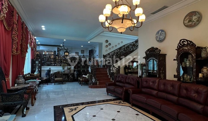 NICE HOUSE with a GARDEN on Jl Galuh, Selong, Kebayoran Baru, South Jakarta.