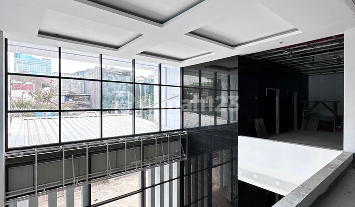 GEDUNG KOMERSIAL NEW, STRATEGIS di Jl MAMPANG PRAPATAN, JAKSEL GEDUNG KOMERSIAL NEW, STRATEGIS di Jl MAMPANG PRAPATAN, JAKSEL