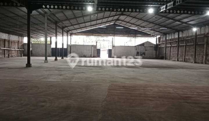 For Rent Warehouse LT 3,000 m², LB 2,000 m², Cipondoh, Tangerang