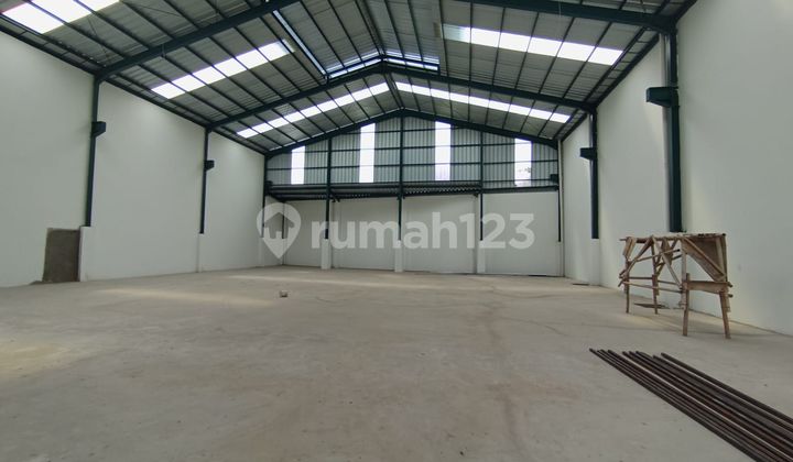 For Rent: New 800 m² Warehouse in a residential plot