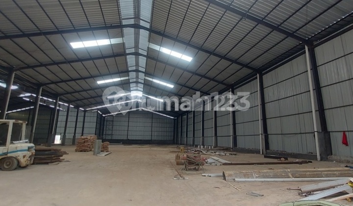For Rent Warehouse Ready LB 814 M² (18.5X44m, Kebon Jeruk Subdistrict, West Jakarta)