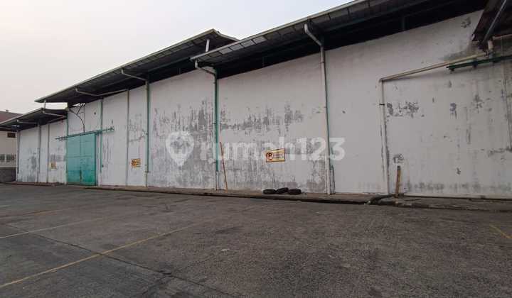 For Rent Warehouse Land Area: 5,000 m² Building Area: 1,300 m², Daan Mogot, Batu Ceper Sub-district, Tangerang City.