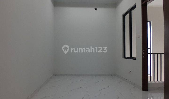 Dijual Rumah Baru 2 Lantai di Singgasana Pradana Bandung  2