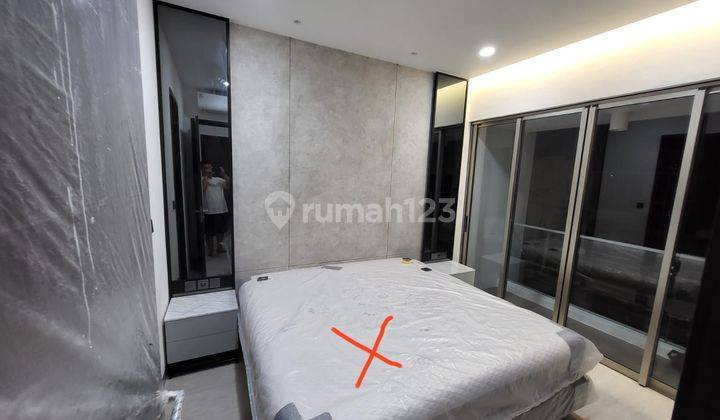 Dijual Rumah 2 Lantai Sudah Renovasi Semi Furnish 2