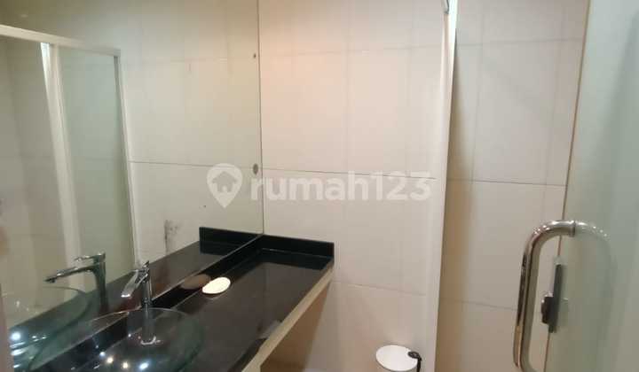 -	Disewakan Apartemen Thamrin Residences Dari Type Studio, 1BR,2BR,3BR Full Furnished  & Nyaman Bersih 2