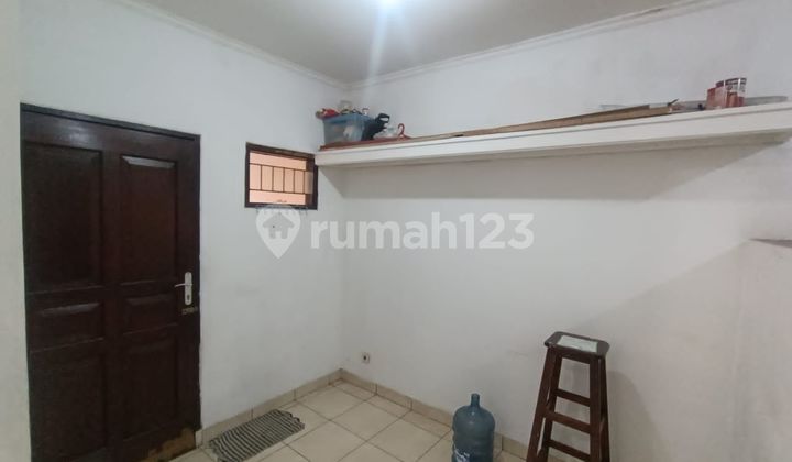 Ready-to-Occupy House in Taman Kopo Indah