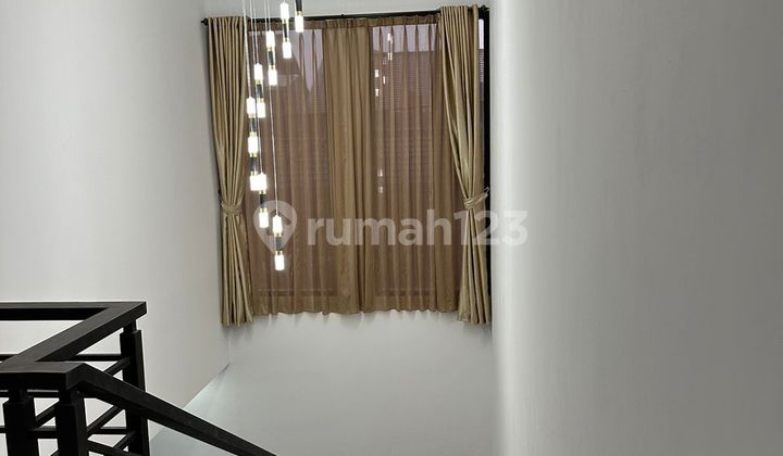 Rumah baru 2 lantai  2