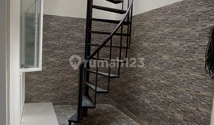 Minimalist House for Indonesian Workers, Rare Find with 3+1 Bedrooms 2