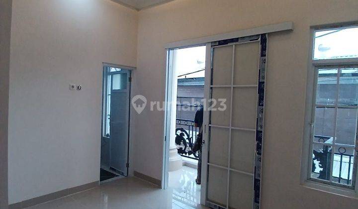 Rumah minimalis modern dekat Stasiun Depok dan Toll 2