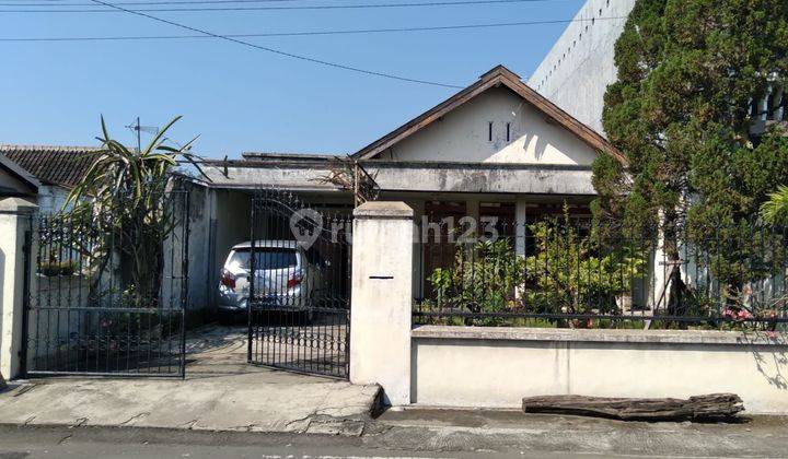 Rumah nol jalan dekat Stasiun Madiun dan RS Santa Clara 1