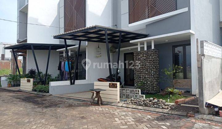 Rumah modern elegan di perbatasan kota Batu dan Malang 2