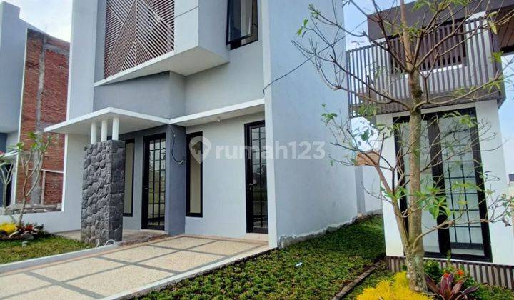 Rumah modern elegan di perbatasan kota Batu dan Malang 1