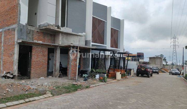 Rumah modern elegan di perbatasan kota Batu dan Malang 2