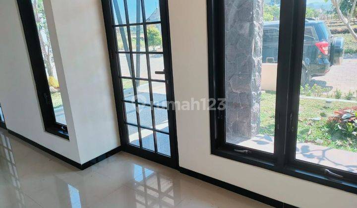 Rumah modern elegan di perbatasan kota Batu dan Malang 2