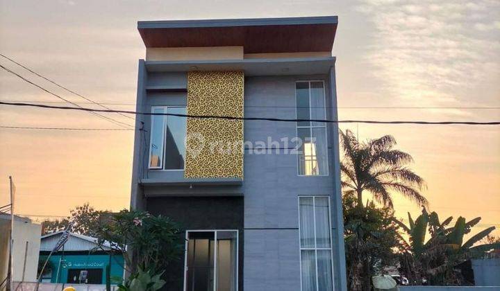 Rumah villa khas Bali 2 lantai Canggu dekat exit tol Sawojajar 1